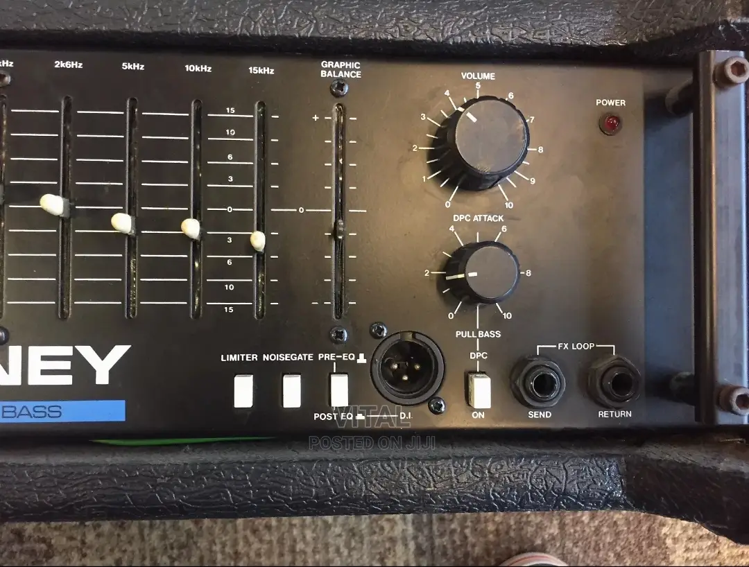Bass Guitar Amplifier Laney DP 150 Bass