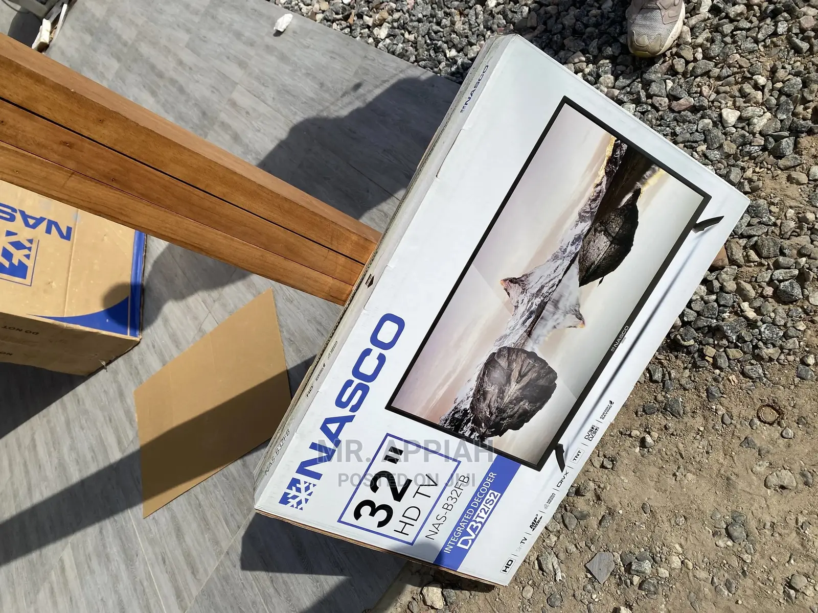 Never a Dull Moment With Nasco 32” Tv (NAS-B32FB)