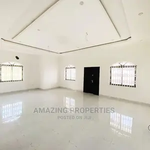 10 Bedroom for Rent
At East LEGON