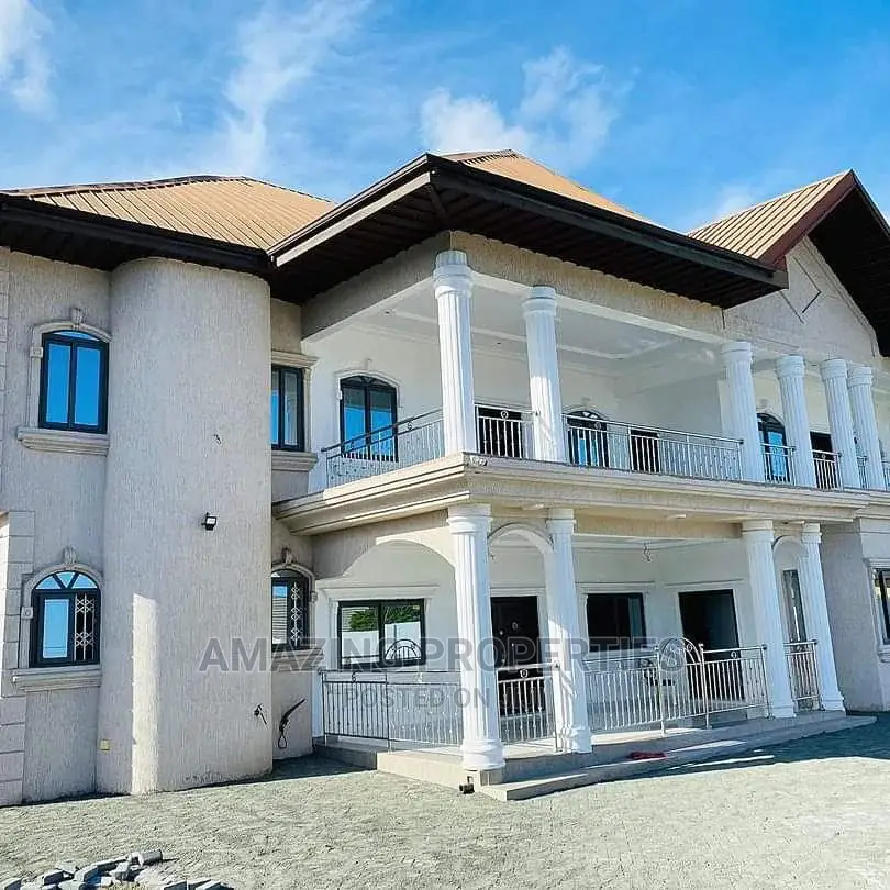 10 Bedroom for Rent
At East LEGON