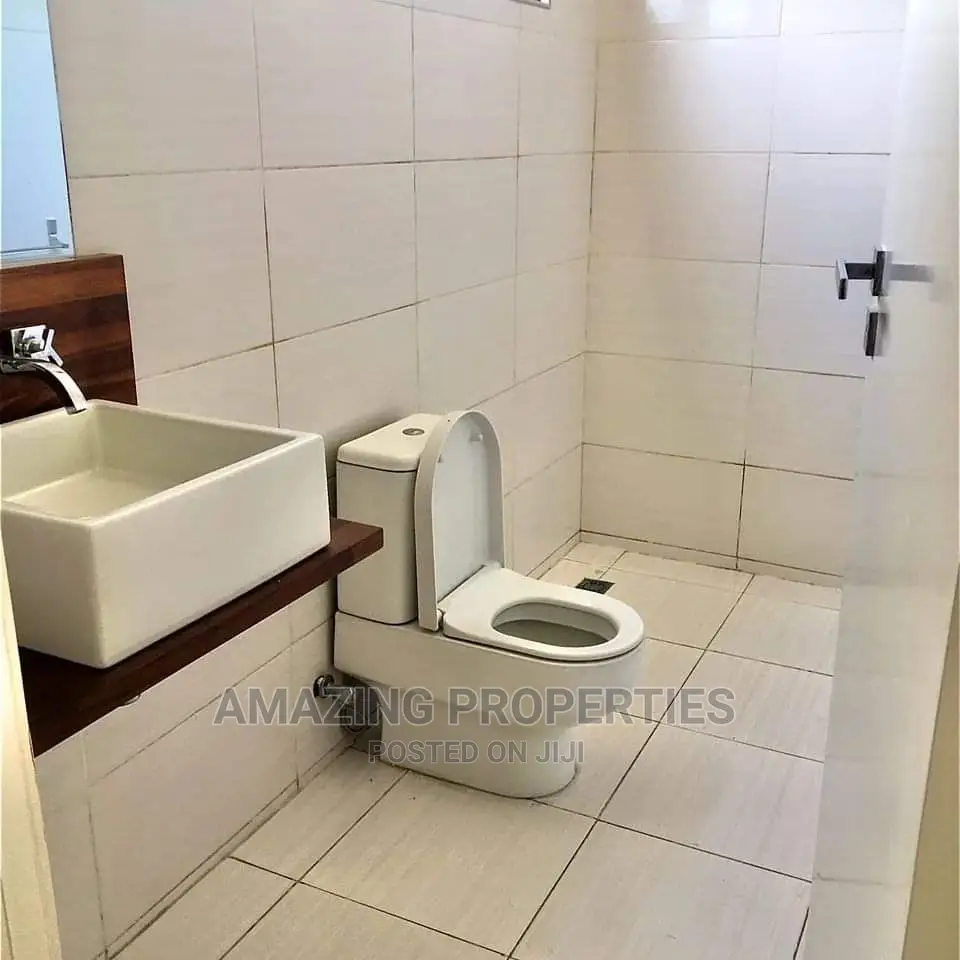 4bdrm Townhouse/Terrace in Cantonments for Sale