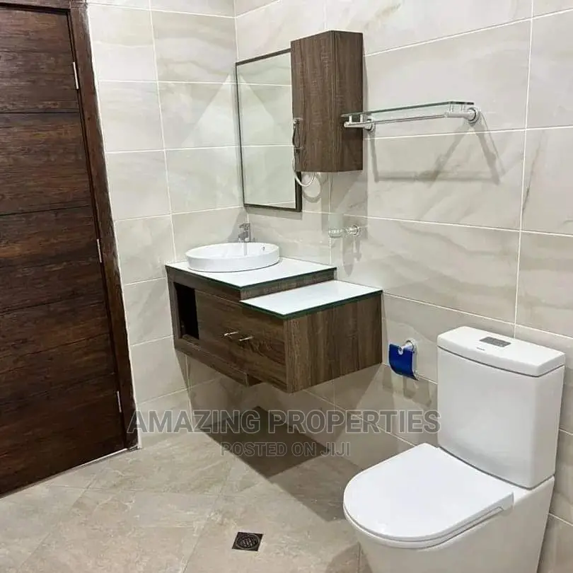 4bdrm House in East Legon for Sale