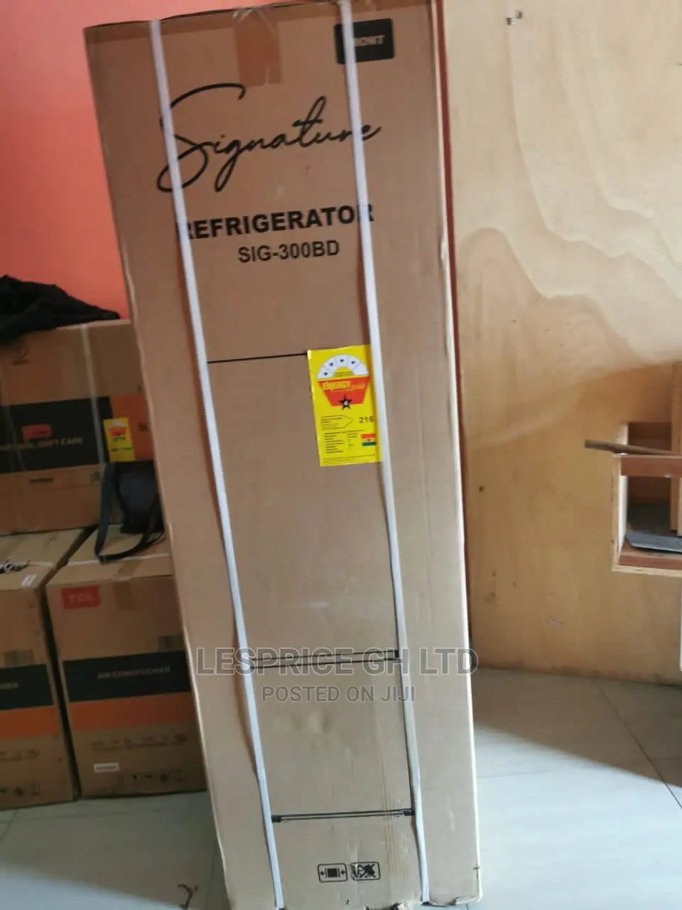 Fresh in Box Signature Refrigerator 273L
