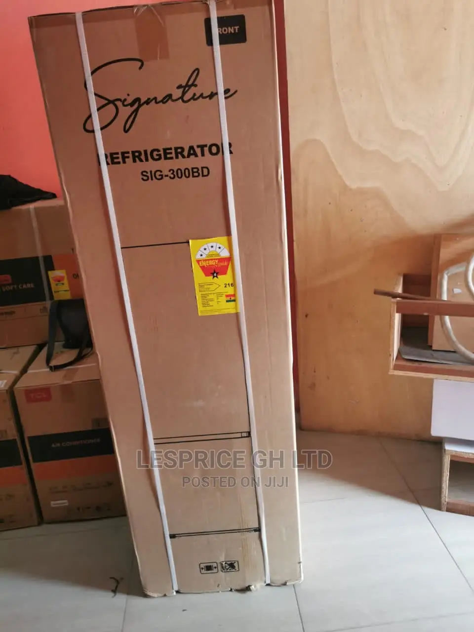 New in Stock Signature Refrigerator 273L
