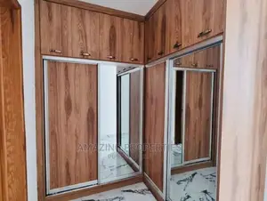 8bdrm House in East Legon for sale