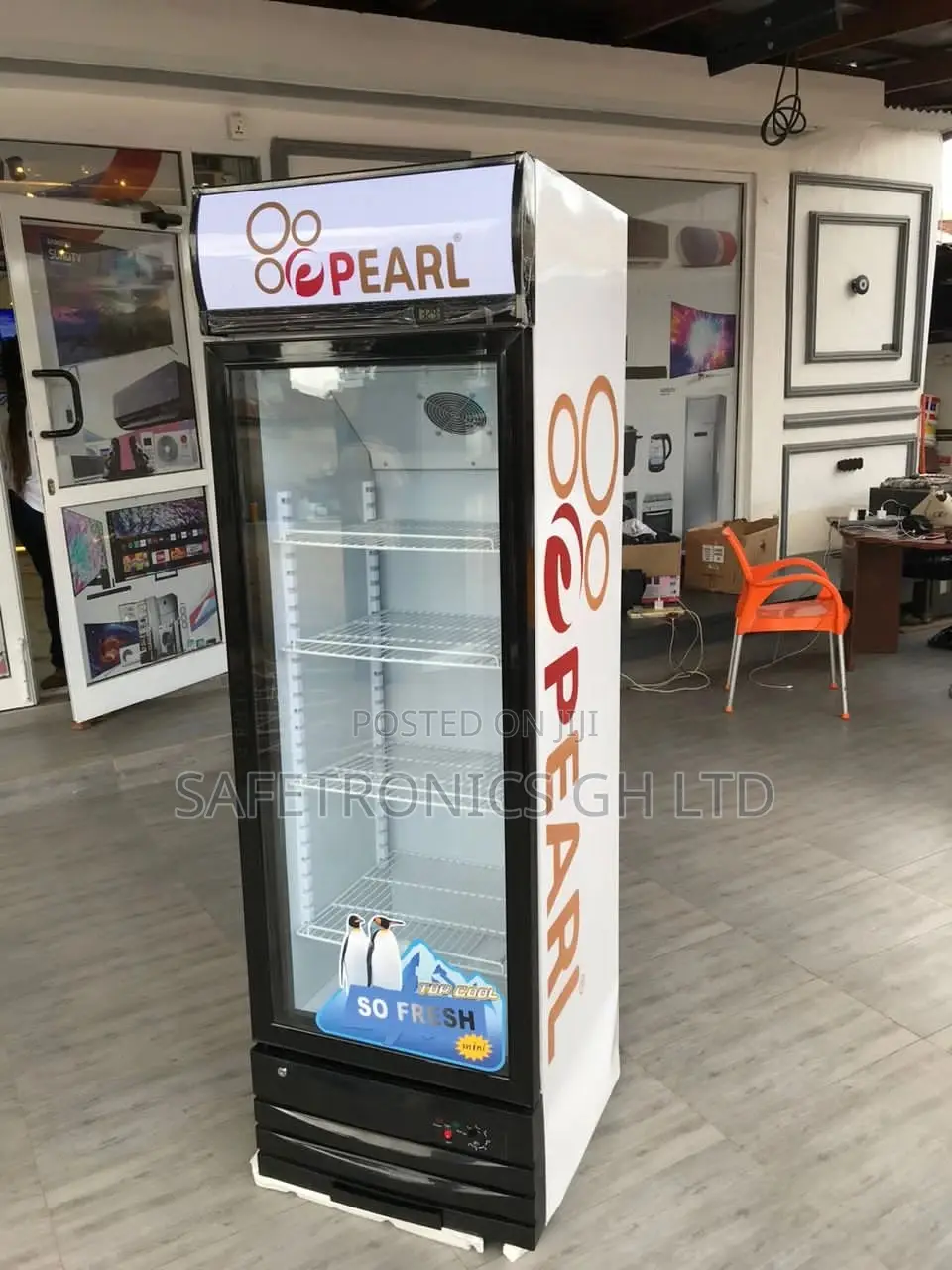 Affordable Pearl Single Door PVC-49 Beverage Cooler Display