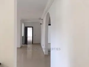 5bdrm House in Adjiriganor for Sale