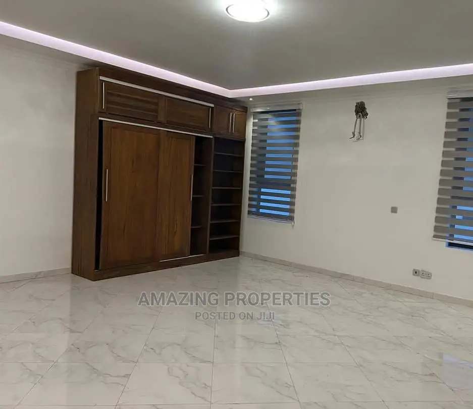 4bdrm House in East Legon for Sale