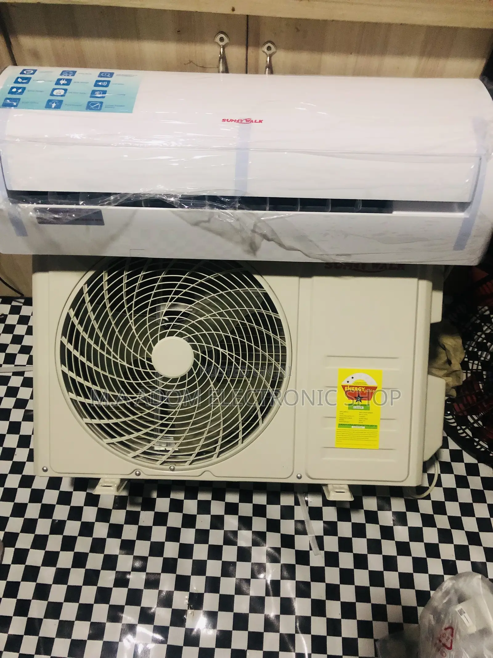 White Colour Sunny Walk 1.5 Ac + Free Mount