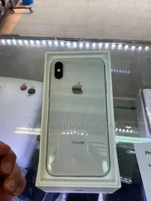 New Apple iPhone XS 256 GB Silver