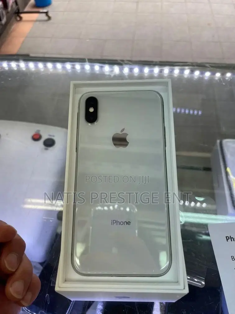 New Apple iPhone XS 256 GB Silver
