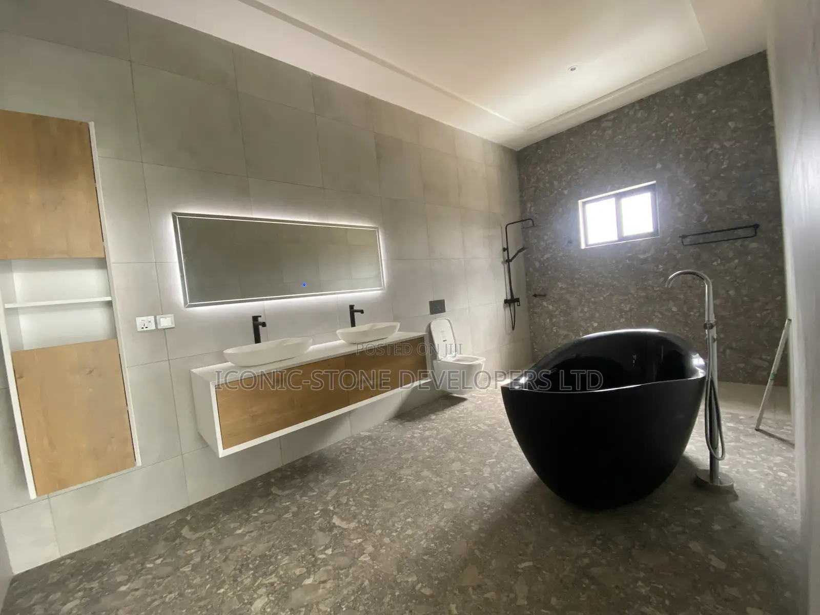 4bdrm House in Adenta for sale