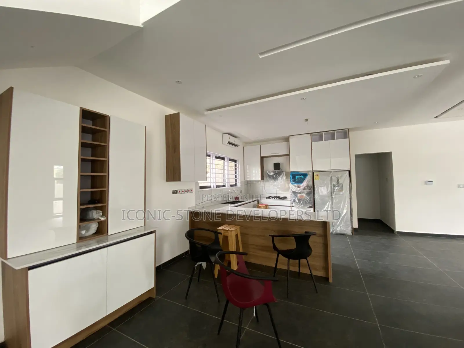4bdrm House in Adenta for sale