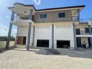 10bdrm Farm House in Encore Properties, Adjiriganor for Rent