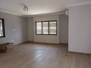 2bdrm Apartment in Mensabar, Tema Metropolitan for rent