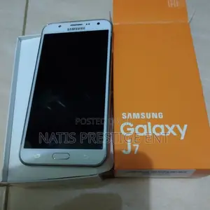 New Samsung Galaxy J7 Pro 64 GB Gold