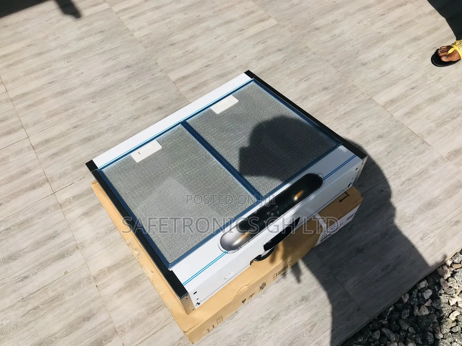 Available Midea 90cm T-Shape Rangehood 90M21