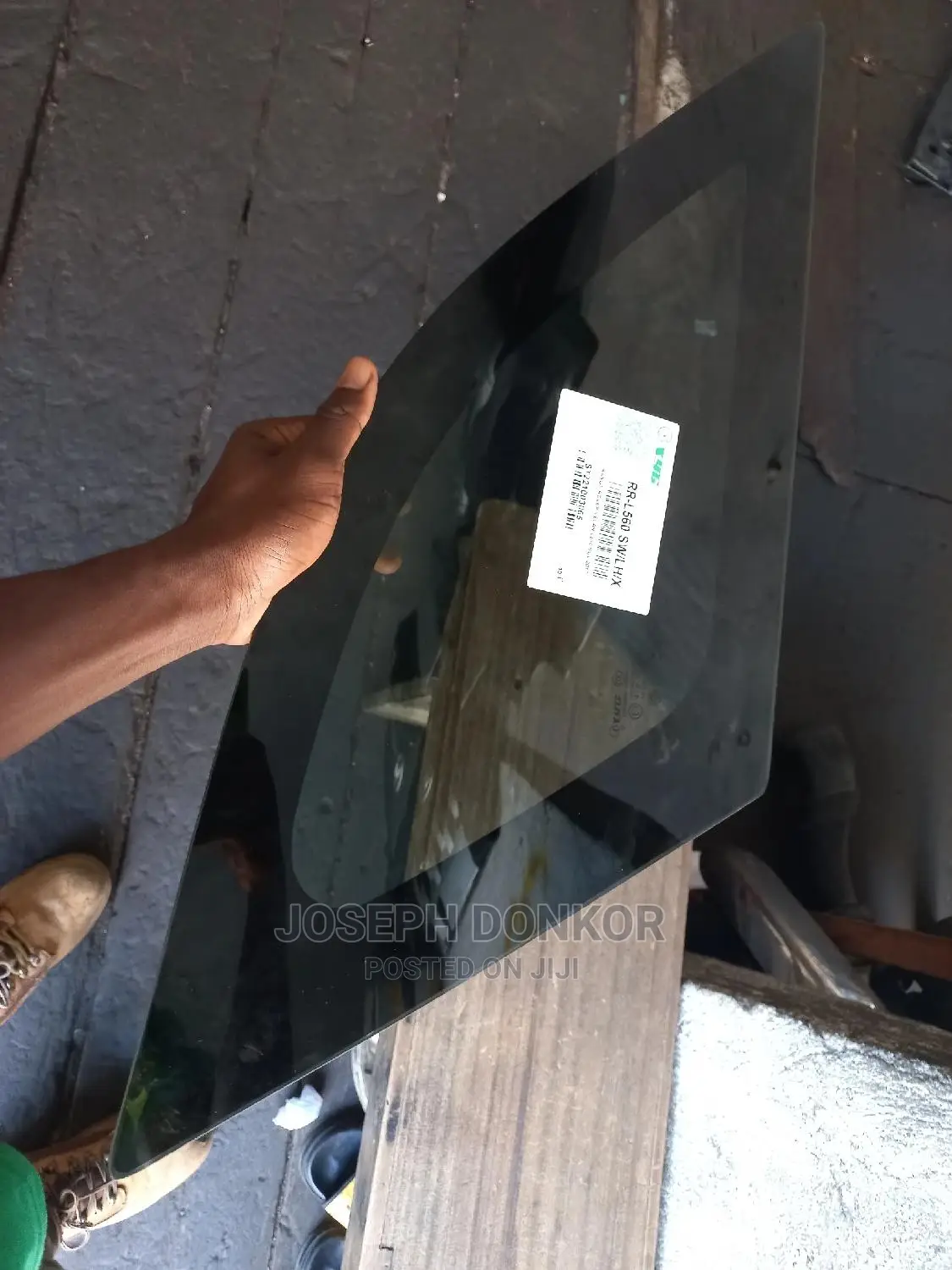 Range Rover Velar 2017,2018,2019,2020,2021 Vent Window Glass