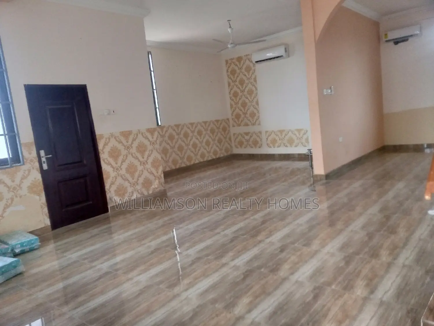 5bdrm Duplex in Community 20 Estate, Spintex for rent