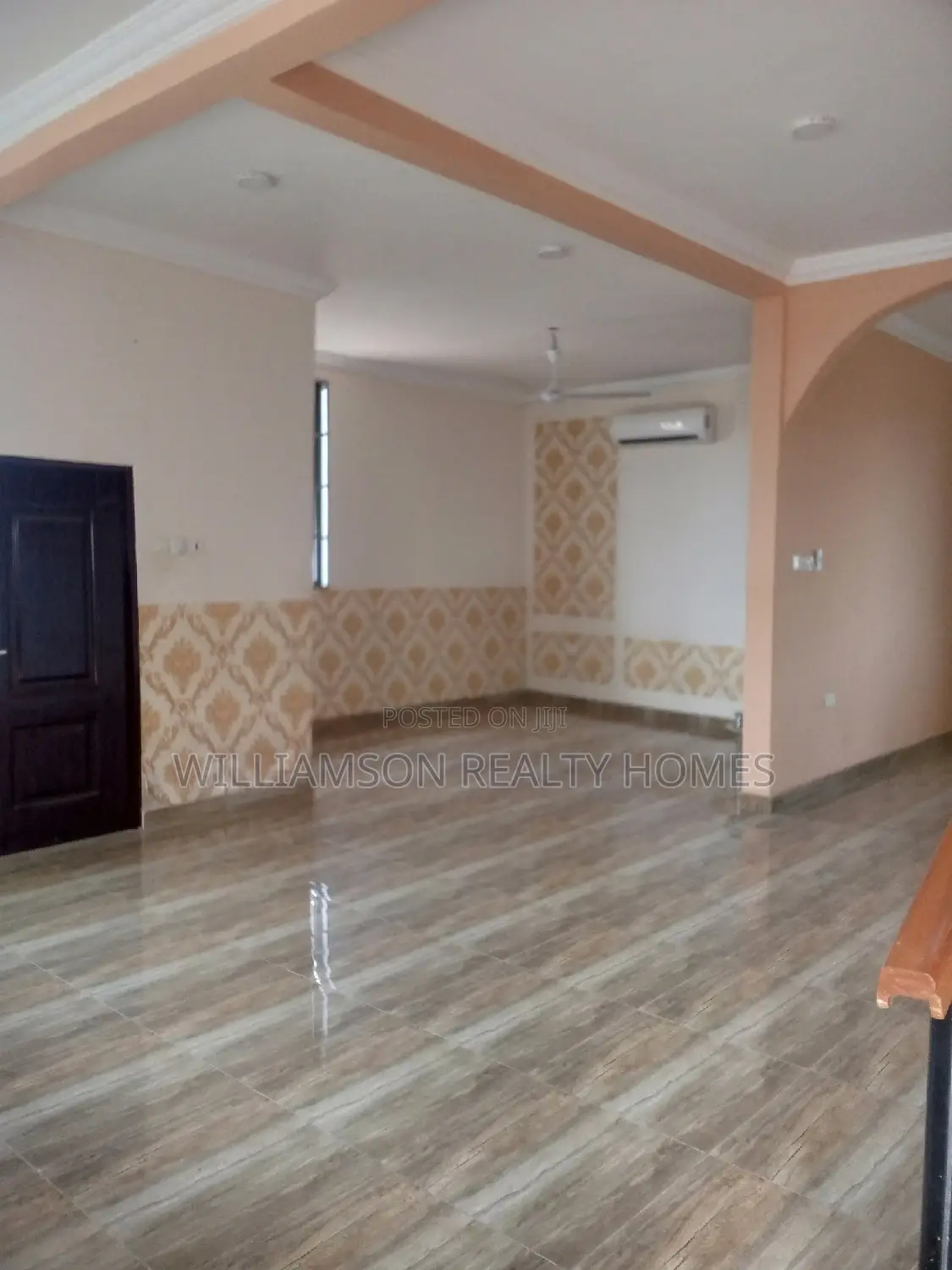 5bdrm Duplex in Community 20 Estate, Spintex for rent