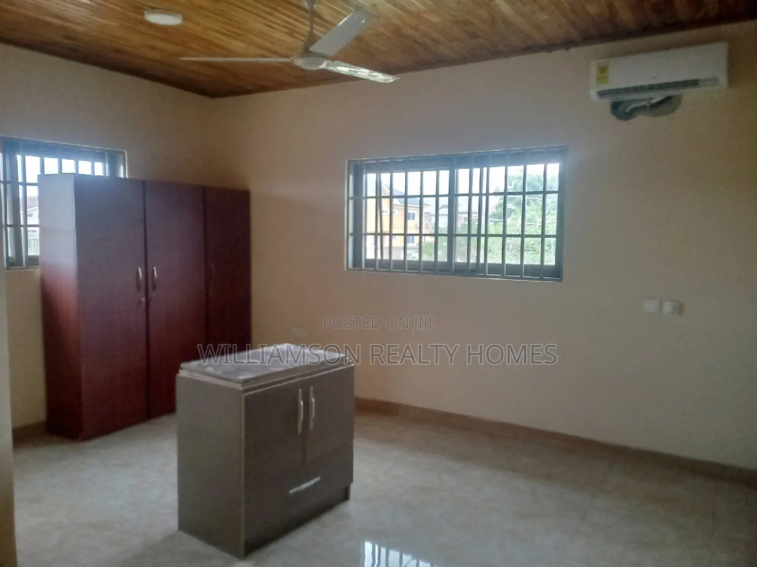 5bdrm Duplex in Community 20 Estate, Spintex for rent