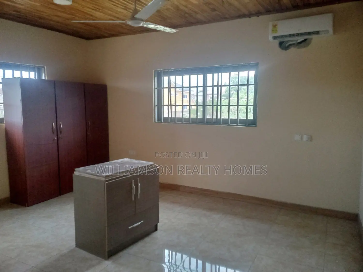 5bdrm Duplex in Community 20 Estate, Spintex for rent