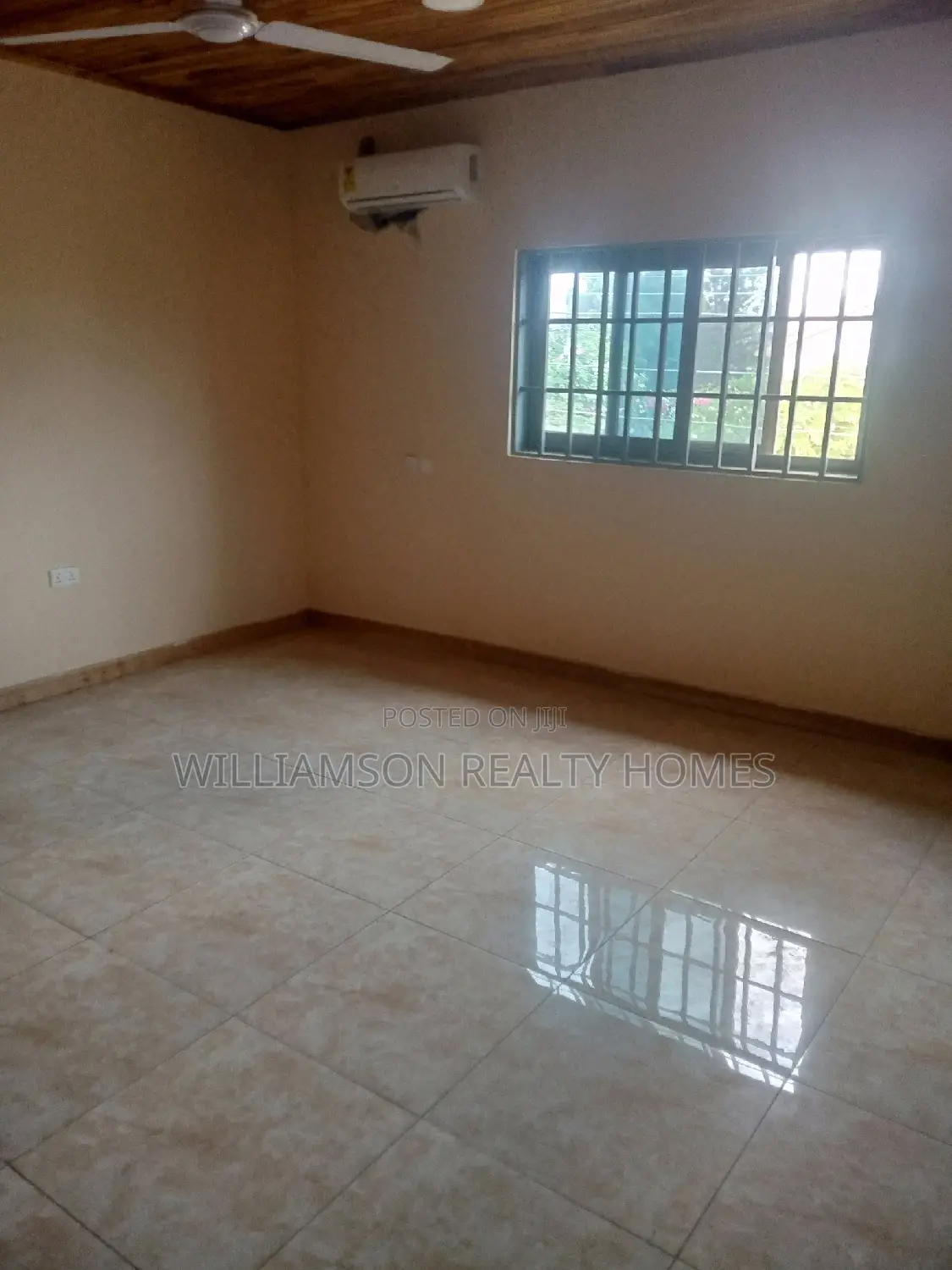 5bdrm Duplex in Community 20 Estate, Spintex for rent