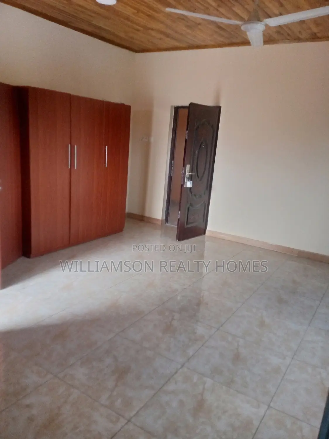 5bdrm Duplex in Community 20 Estate, Spintex for rent