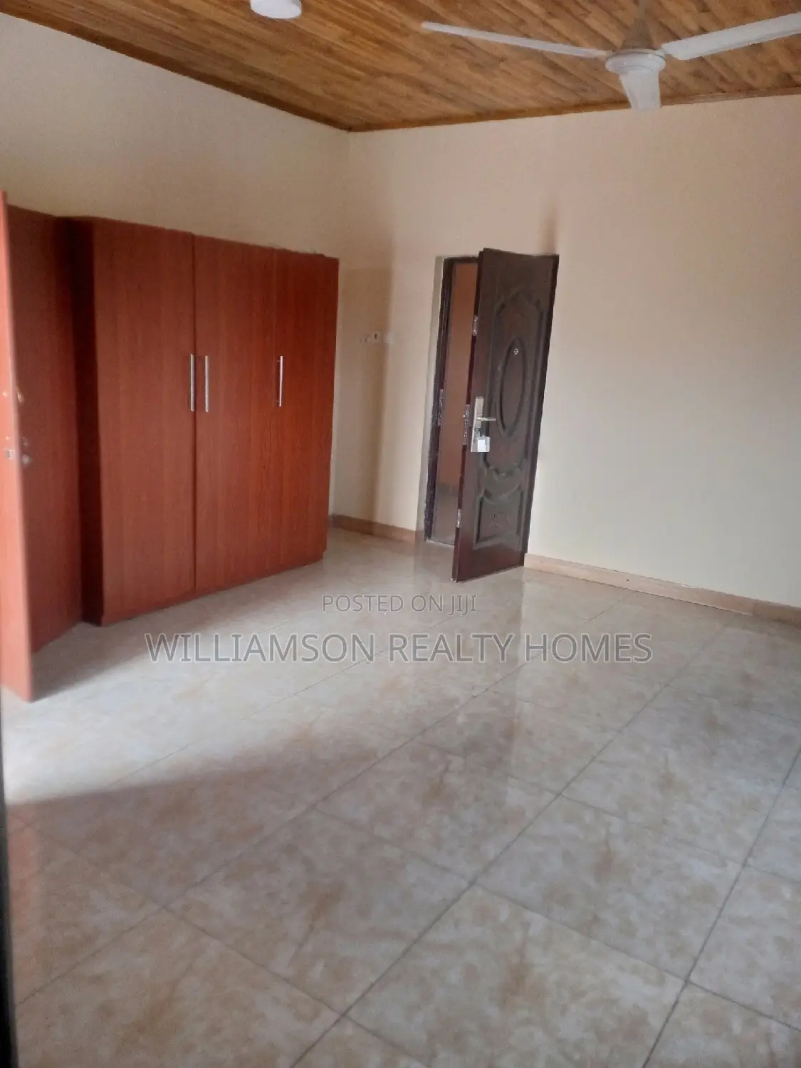 5bdrm Duplex in Community 20 Estate, Spintex for rent