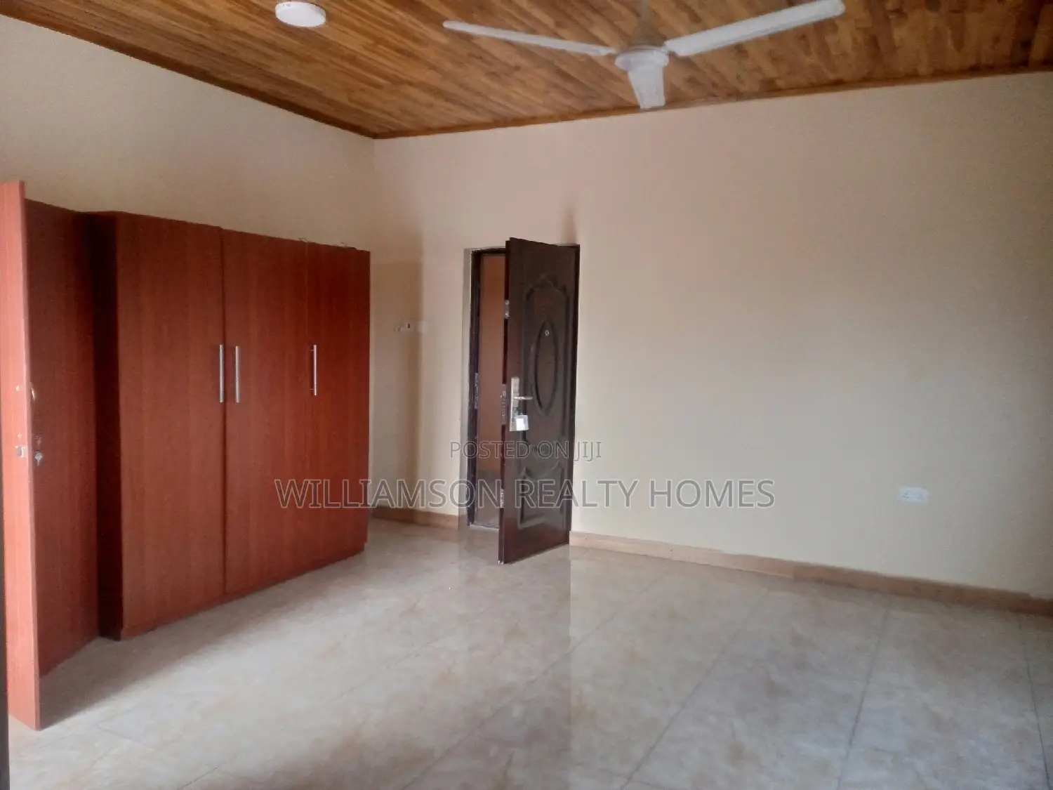 5bdrm Duplex in Community 20 Estate, Spintex for rent