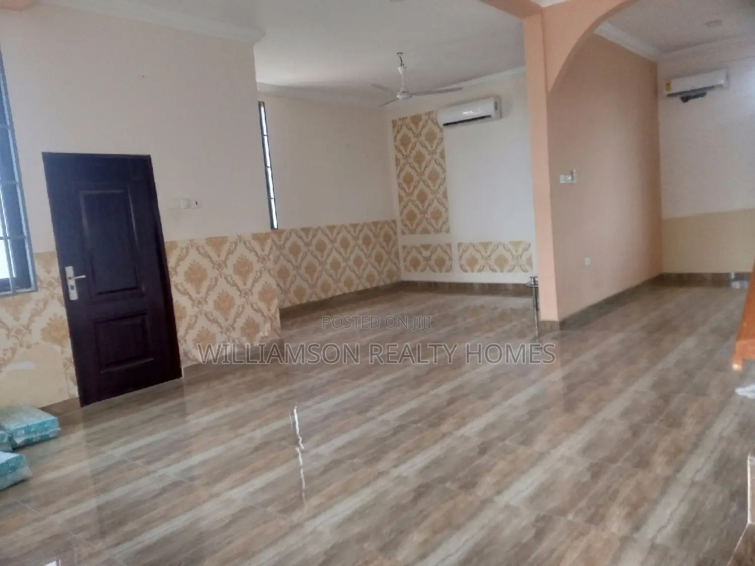 5bdrm Duplex in Community 20 Estate, Spintex for rent