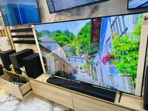85AU7172 Samsung UHD Smart Tv  Sleek and Slim