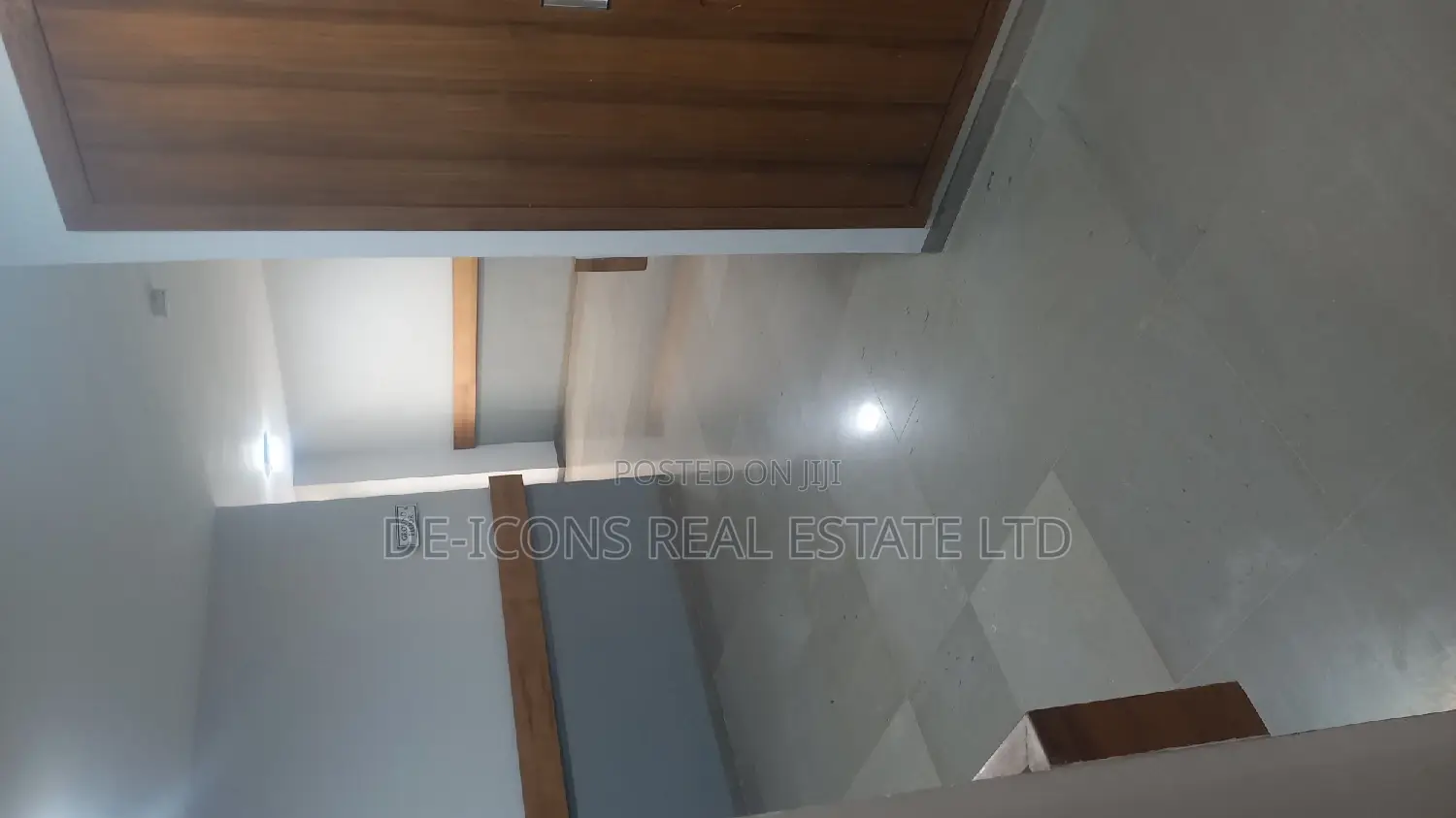2bdrm Duplex in De-Icons Real Estate, Ga South Municipal for Sale