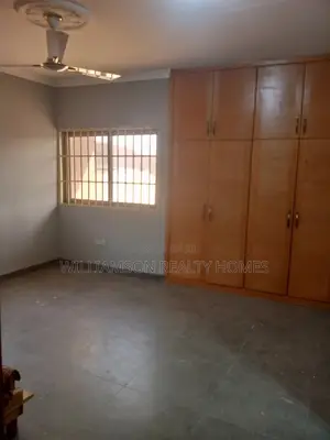 5bdrm House in Community 20 Estate, Spintex for rent