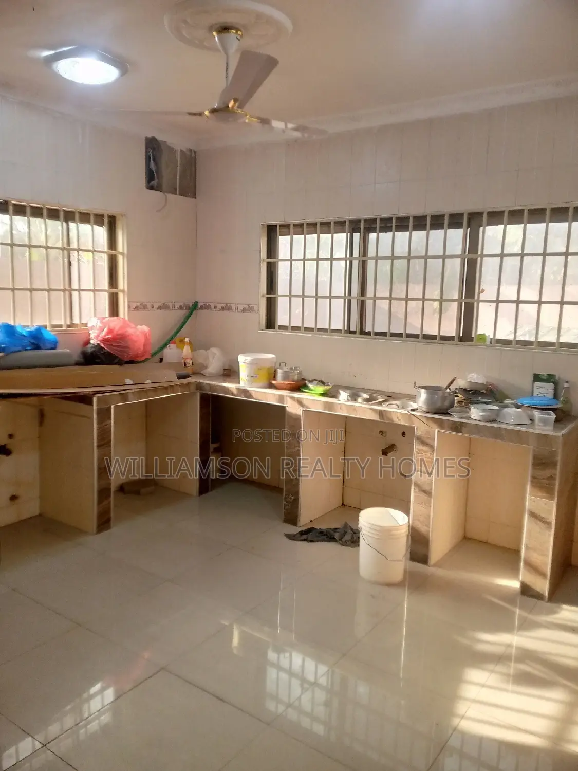 5bdrm House in Community 20 Estate, Spintex for rent