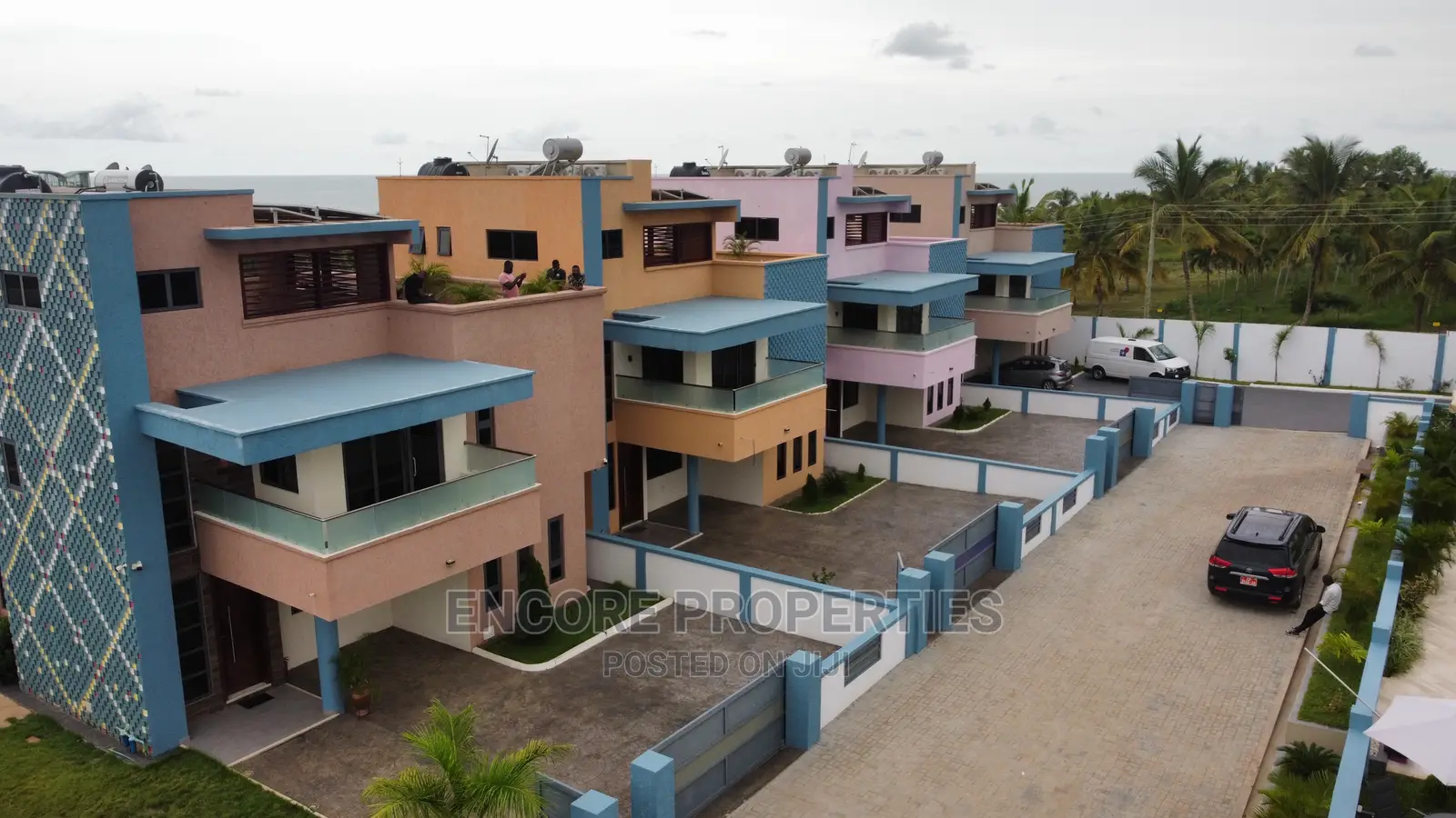 Furnished 4bdrm Townhouse / Terrace in Encore Properties, Kasoa