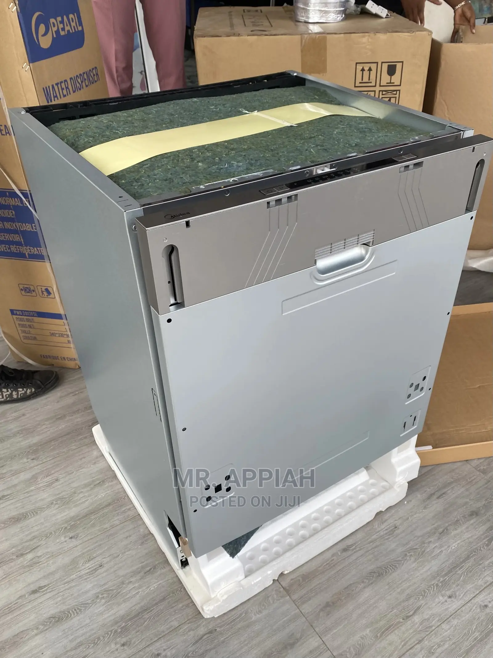 Most Affordable Midea (WQP12-7713E)Dishwasher at Best Price.