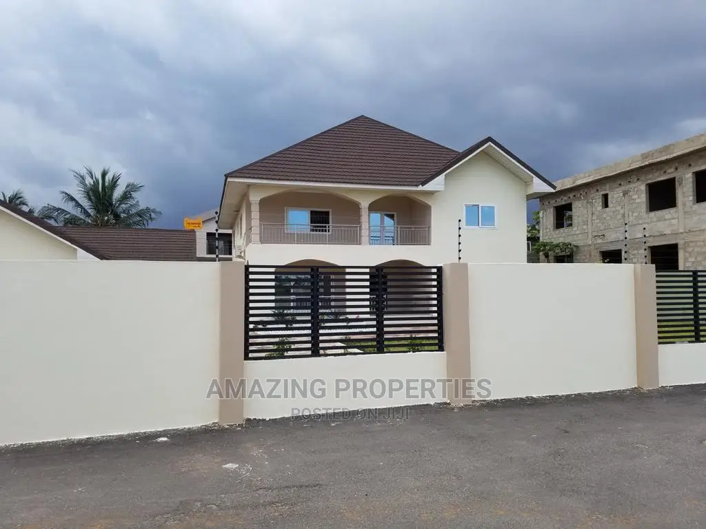 5bdrm House in Spintex for Sale