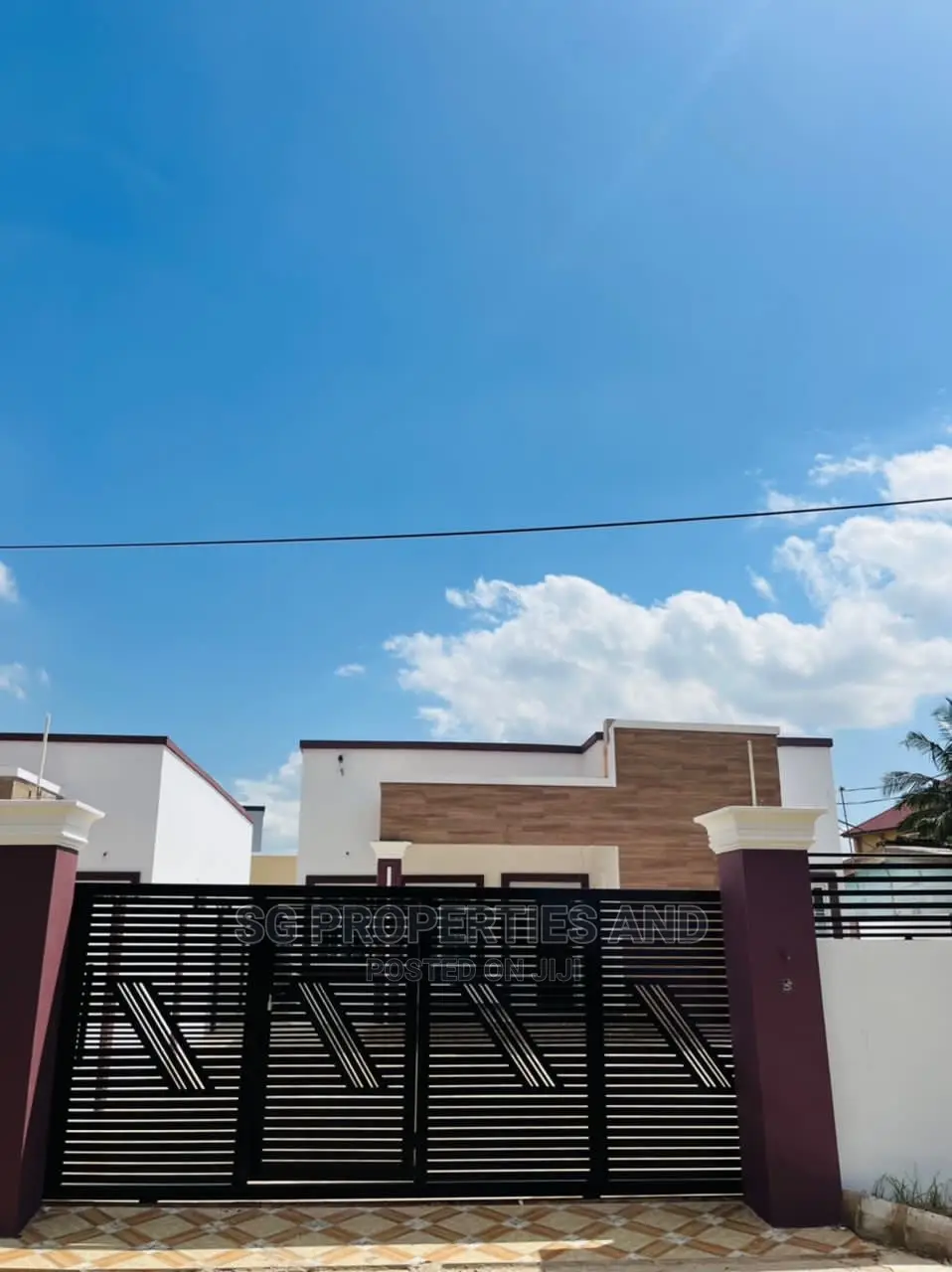 3bdrm House in Coca Cola, Spintex for Sale