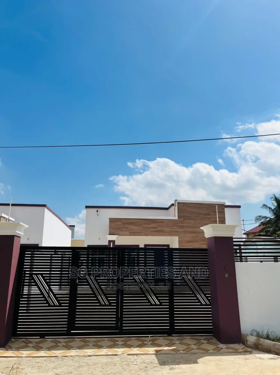 3bdrm House in Coca Cola, Spintex for Sale