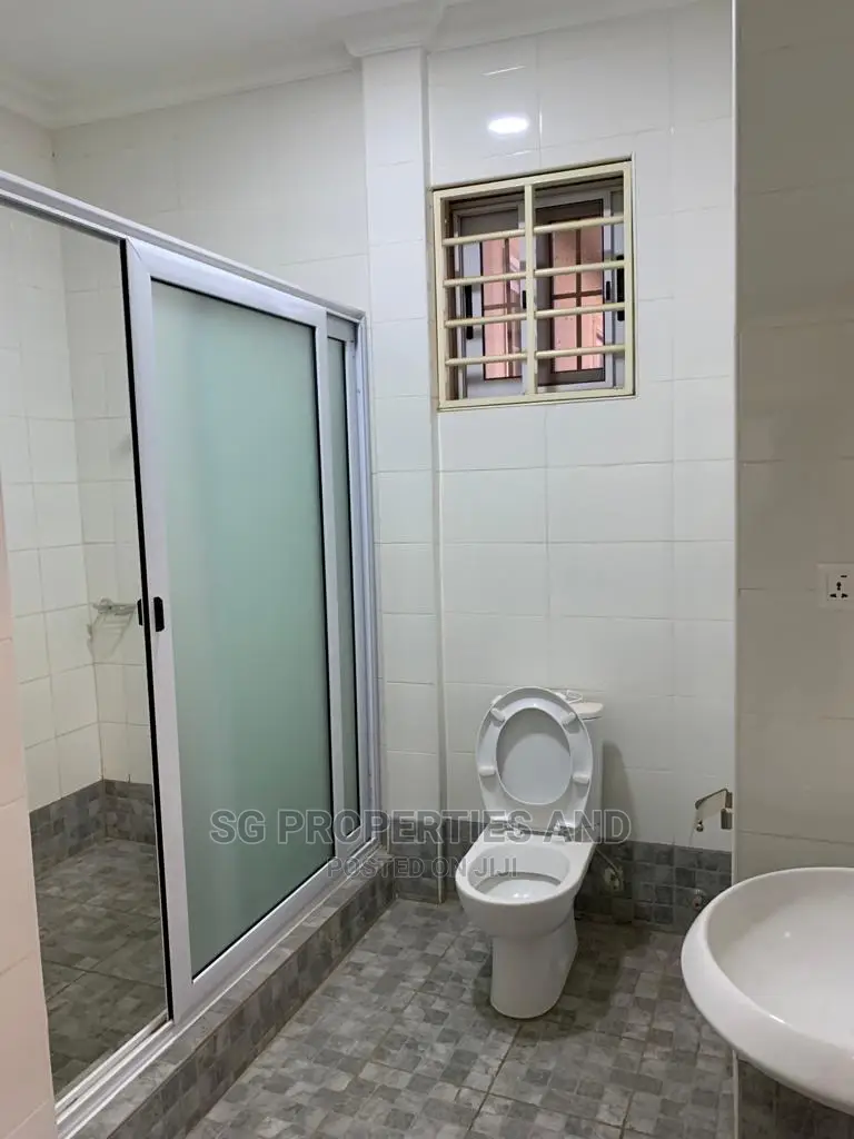 3bdrm House in Coca Cola, Spintex for Sale