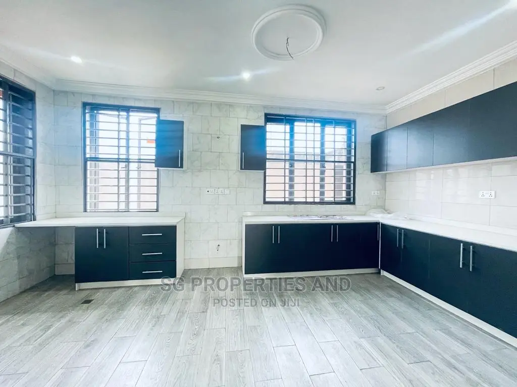 3bdrm House in Coca Cola, Spintex for Sale