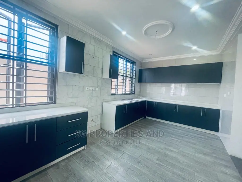 3bdrm House in Coca Cola, Spintex for Sale