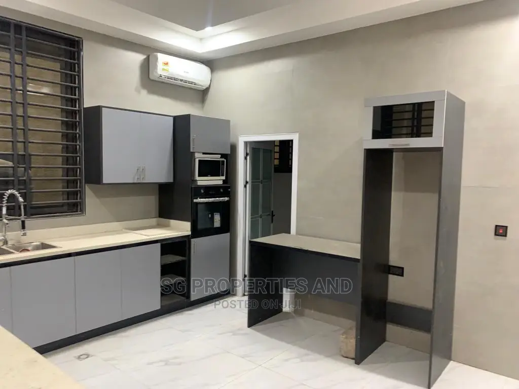 3bdrm House in Coca Cola, Spintex for Sale