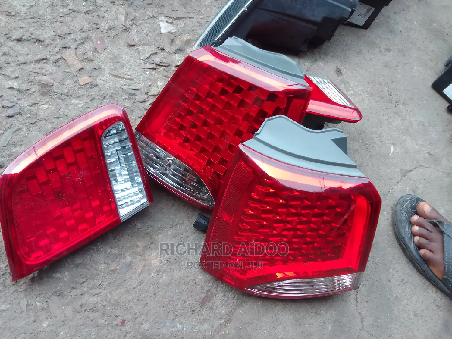 Kia Sorento 2012 Taillight Available