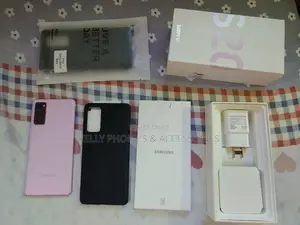 New Samsung Galaxy S20 128 GB Black