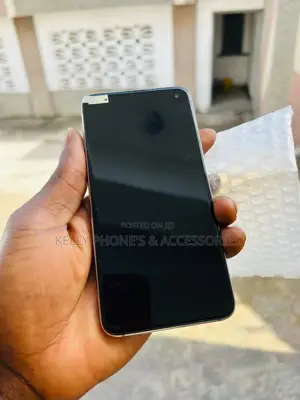 Samsung Galaxy S10e 128 GB White