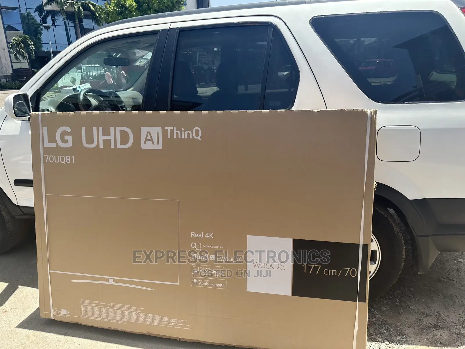 Glossy Black Slim Lg Tv UHD Uq81 Series 70”
