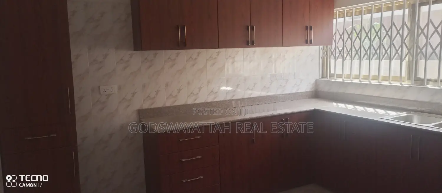 3bdrm House in East Legon for Rent