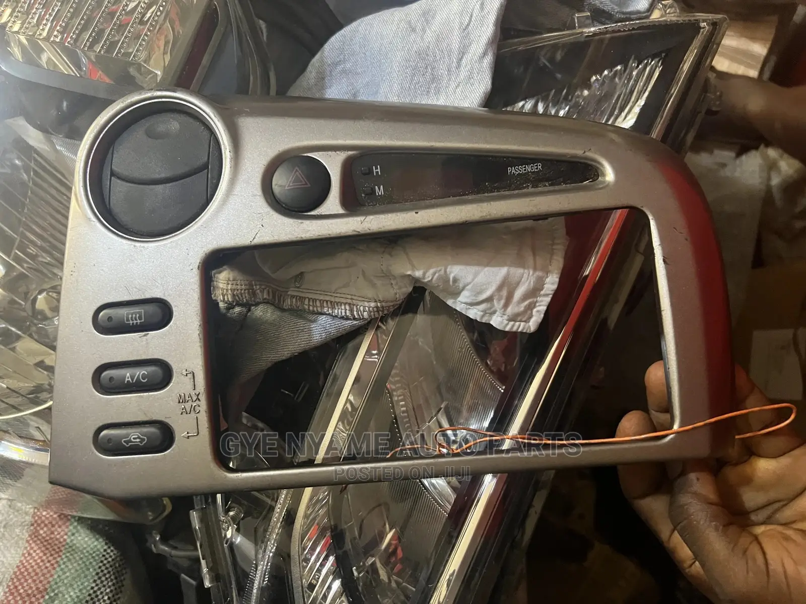 Toyota Matrix 2004__2008 Tape Console